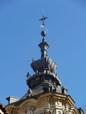 Pedro de Ribera. Remate del chapitel de la torre de la iglesia de Montserrat en Madrid.