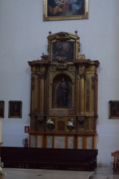 Retablo de la Inmaculada, ahora presidido por una talla de María Magdalena.